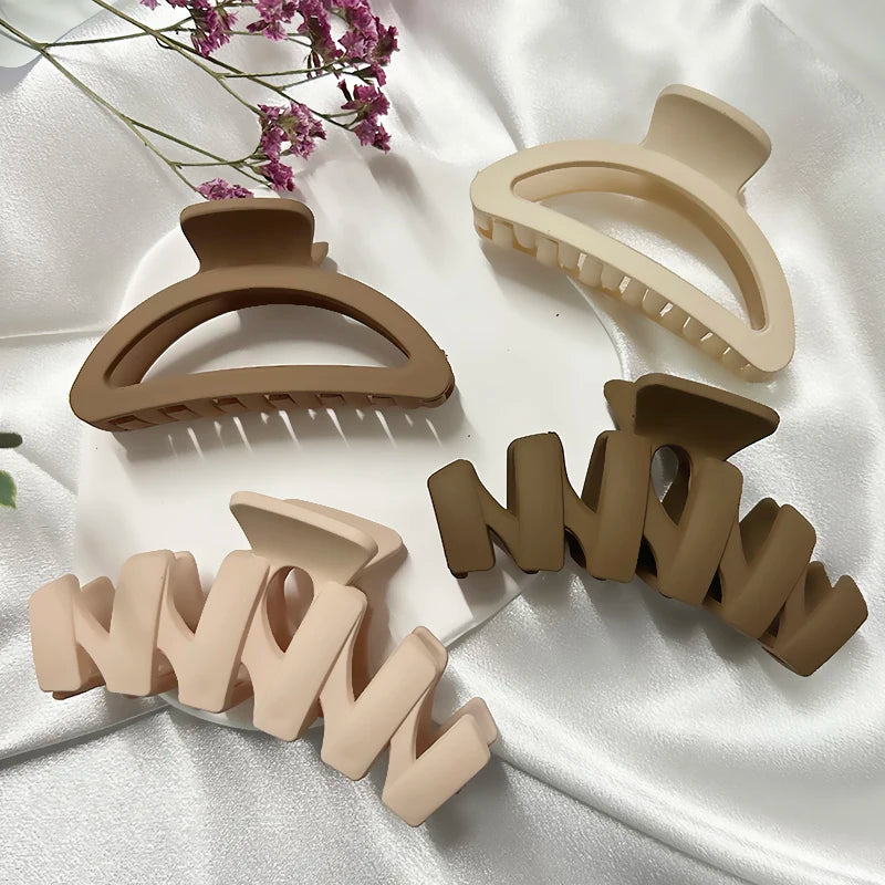 Korean Coffee Beige Acrylic Hair Claw Clip – Large Geometric Hairpin for Women | Silkara™ Accessories