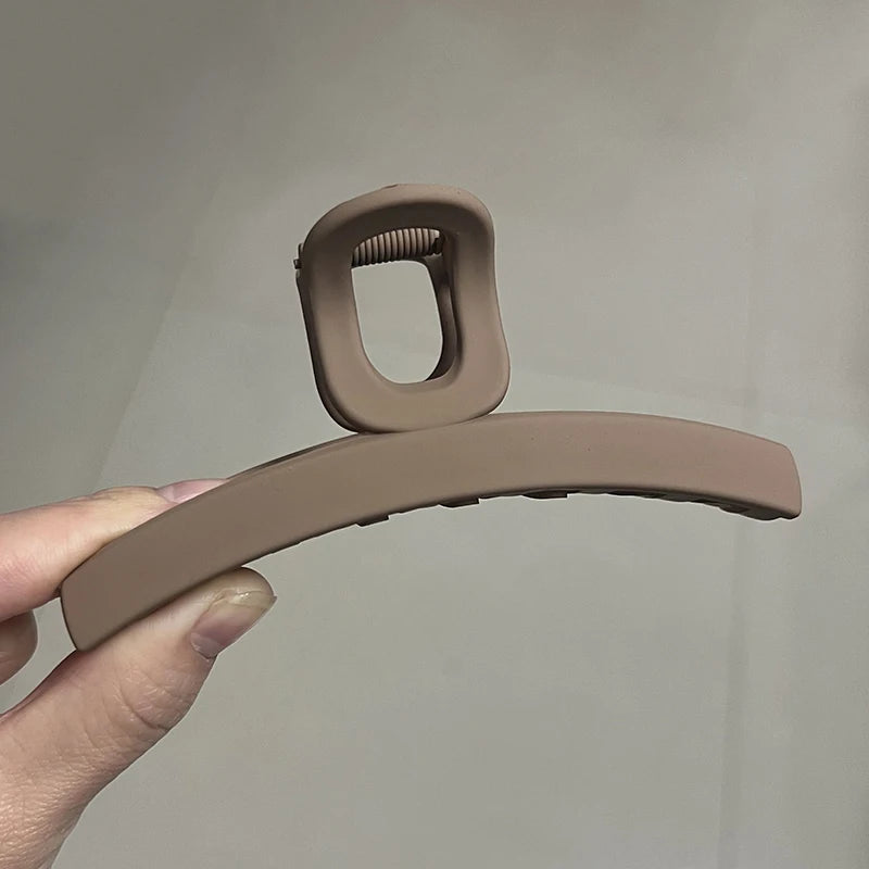 Korean Coffee Beige Acrylic Hair Claw Clip – Large Geometric Hairpin for Women | Silkara™ Accessories