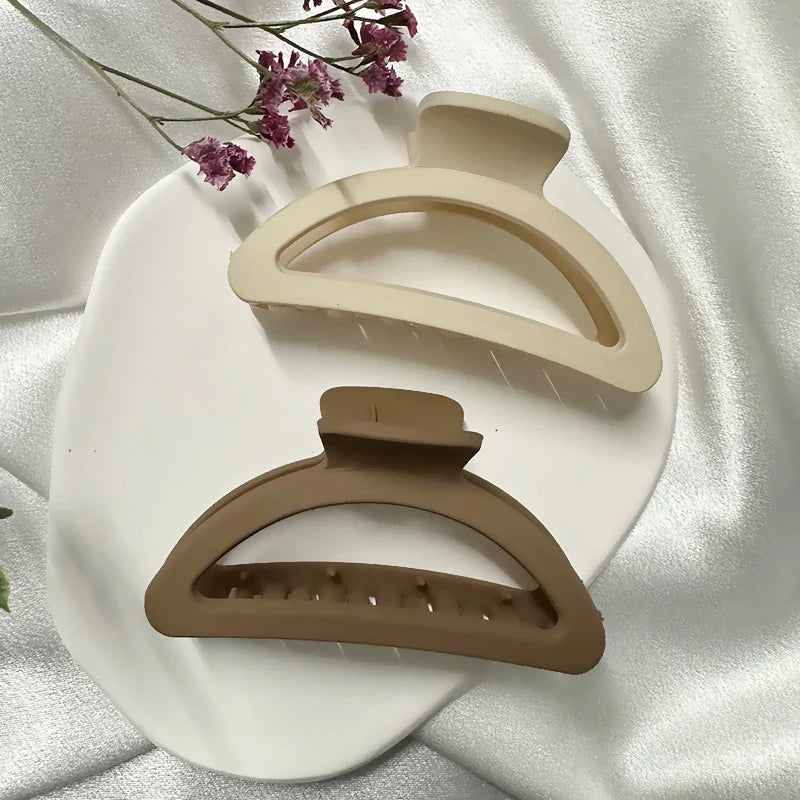 Korean Coffee Beige Acrylic Hair Claw Clip – Large Geometric Hairpin for Women | Silkara™ Accessories