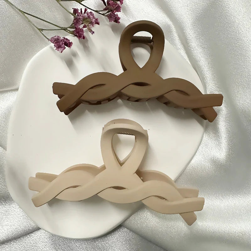 Korean Coffee Beige Acrylic Hair Claw Clip – Large Geometric Hairpin for Women | Silkara™ Accessories