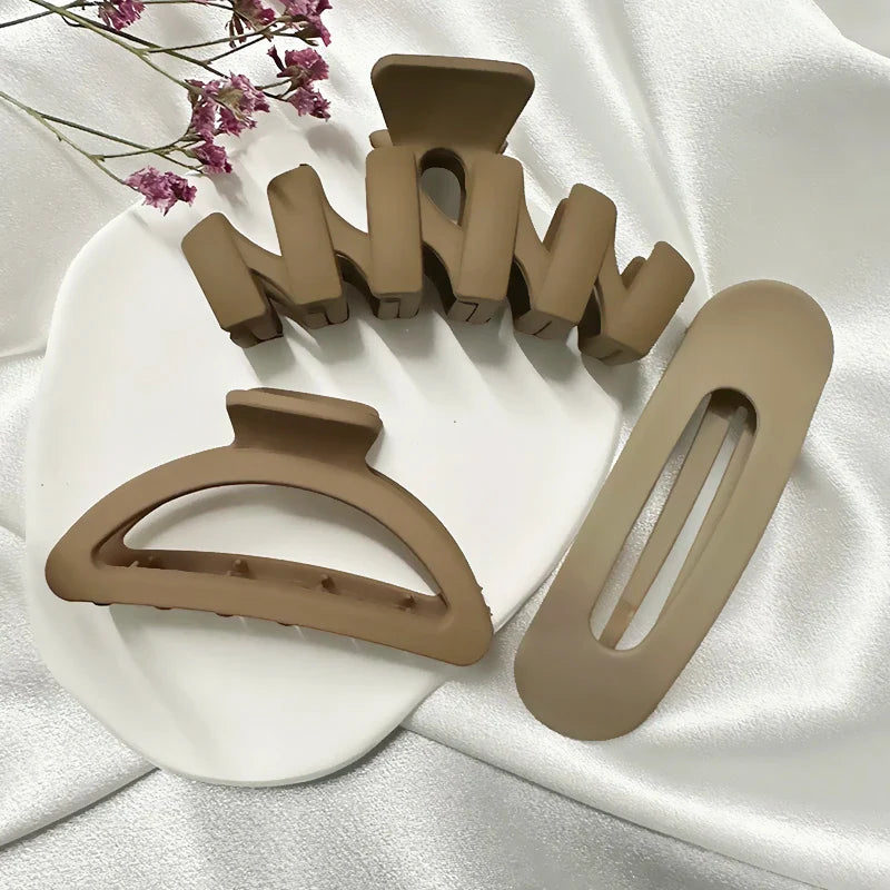 Korean Coffee Beige Acrylic Hair Claw Clip – Large Geometric Hairpin for Women | Silkara™ Accessories