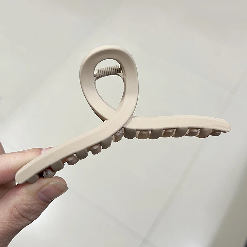 Korean Coffee Beige Acrylic Hair Claw Clip – Large Geometric Hairpin for Women | Silkara™ Accessories