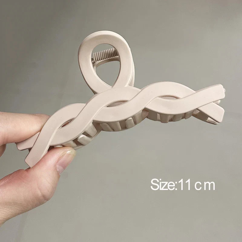 Korean Coffee Beige Acrylic Hair Claw Clip – Large Geometric Hairpin for Women | Silkara™ Accessories