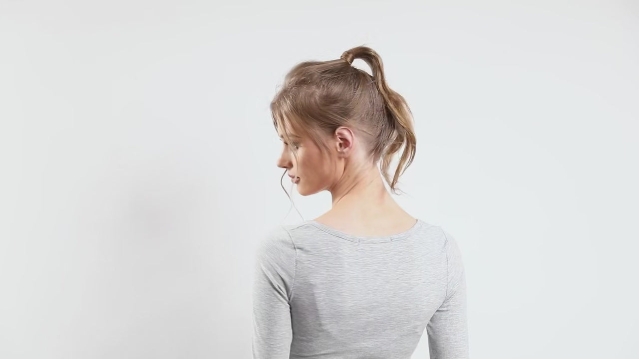 Load video: Long Wavy Ponytail – Clip-In Wrap Around Hair Extension (100g)