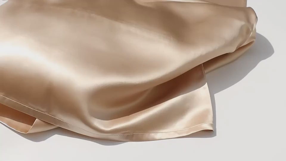Load video: 25 Momme Mulberry Silk Pillowcase – 100% Pure Silk Pillow Cover for Hair &amp; Skin – Double-Sided 6A Grade Silk Pillowcase
